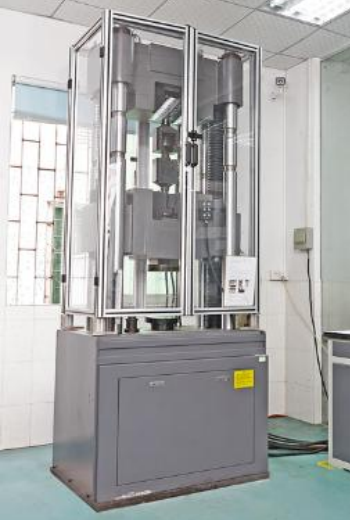 Máquina de ensayos universal